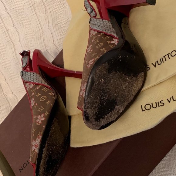 Louis Vuitton monogram cherry heels - Picture 4 of 8